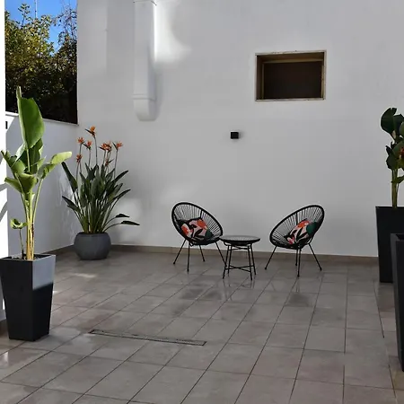 Gl Rooms And Apartments-2